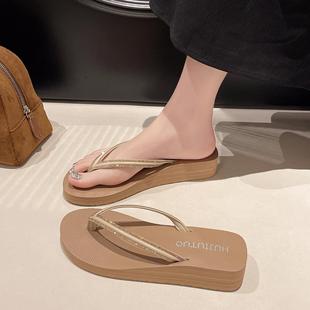 防滑水钻人字拖女士沙滩鞋 女夏外穿海边中跟厚底坡跟夹脚凉拖 拖鞋