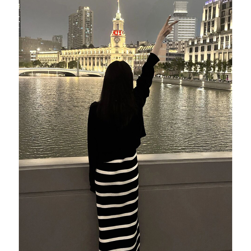早春季女2024年新款高级感桔梗法式茶歇连衣裙子秋冬长裙初春套装