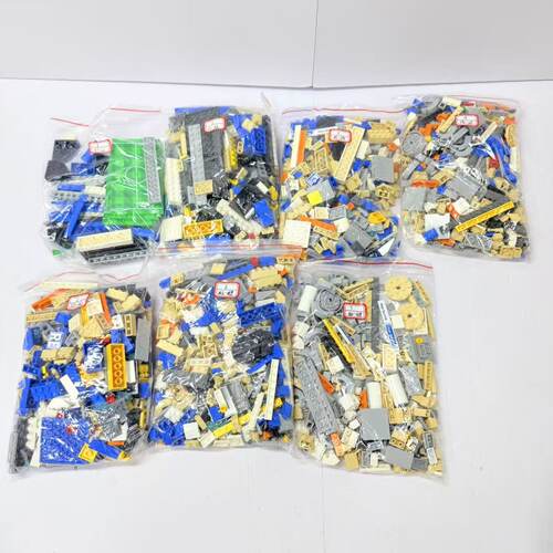 （二手）LEGO乐高10299伯纳乌足球场模型男女通用14岁以上