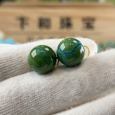 精品翡翠绿水草纹对珠 卡11.5