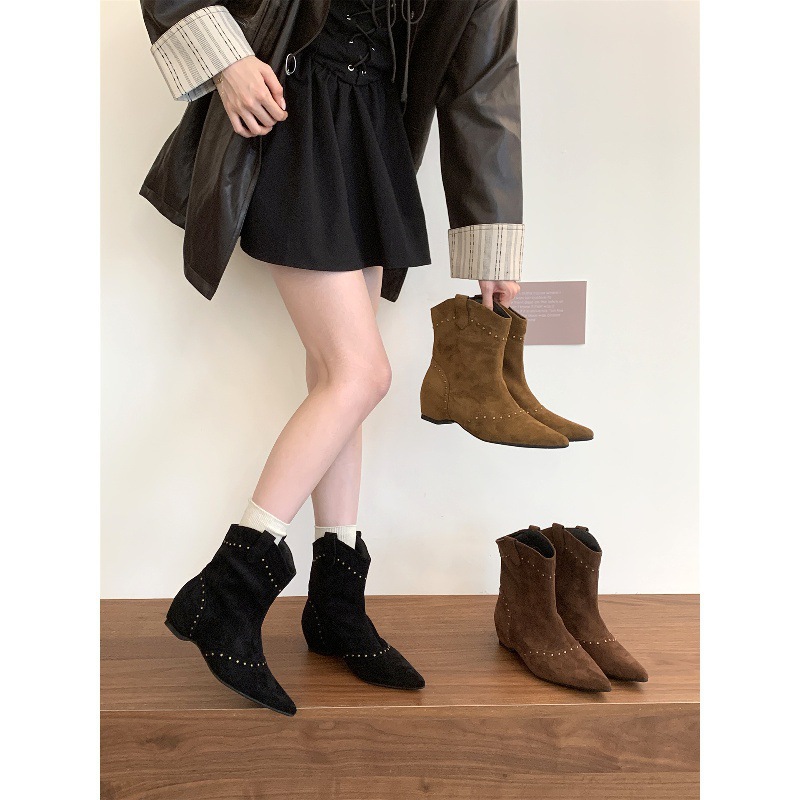 内棕色v口短靴女2025秋冬季复古绒面尖头瘦瘦中筒时装骑士靴