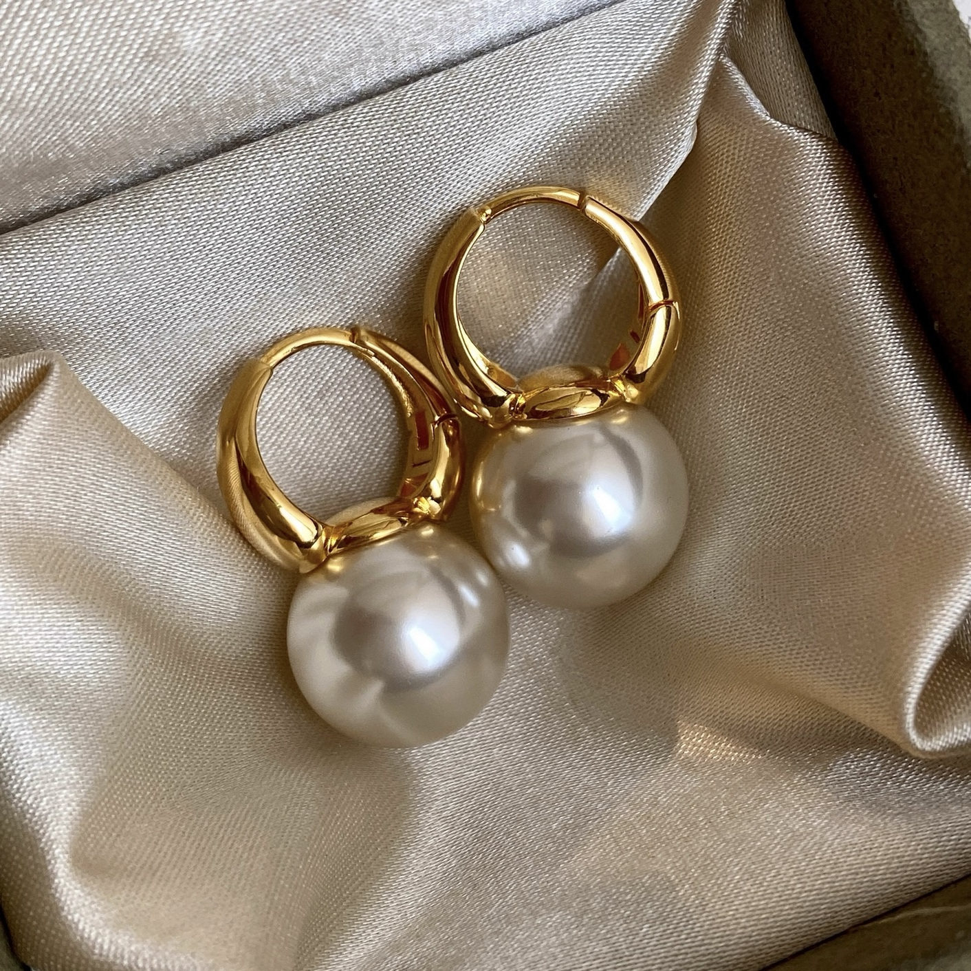 高端品质大珍珠水桶耳环女气质名媛法式复古贝珠金色耳扣,饰品/流行首饰/时尚饰品新,耳环,淘宝优惠券,粉丝福利购,淘宝优惠卷