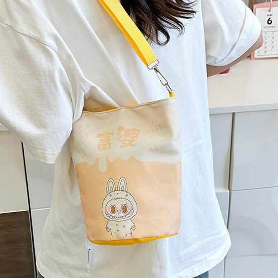 水桶包单肩斜跨外出便当手提女包