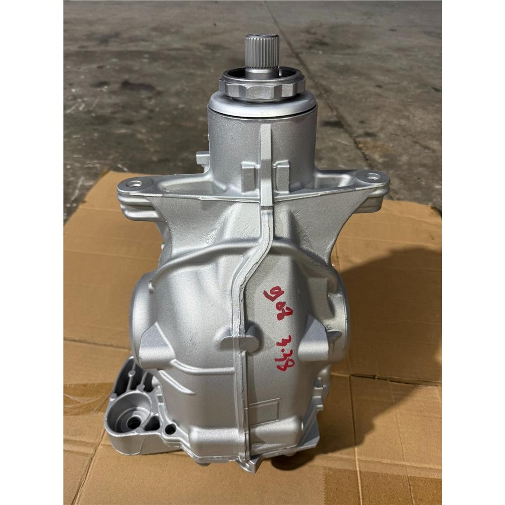 宝马G08后差速器总成，适图片