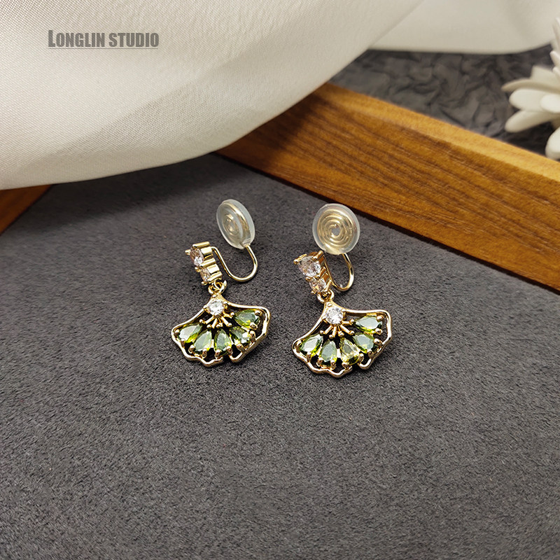 2025年春季新款银杏叶扇形绿色锆石耳环女无耳洞高级感蚊香盘耳夹,饰品/流行首饰/时尚饰品新,耳夹,淘宝优惠券,粉丝福利购,淘宝优惠卷