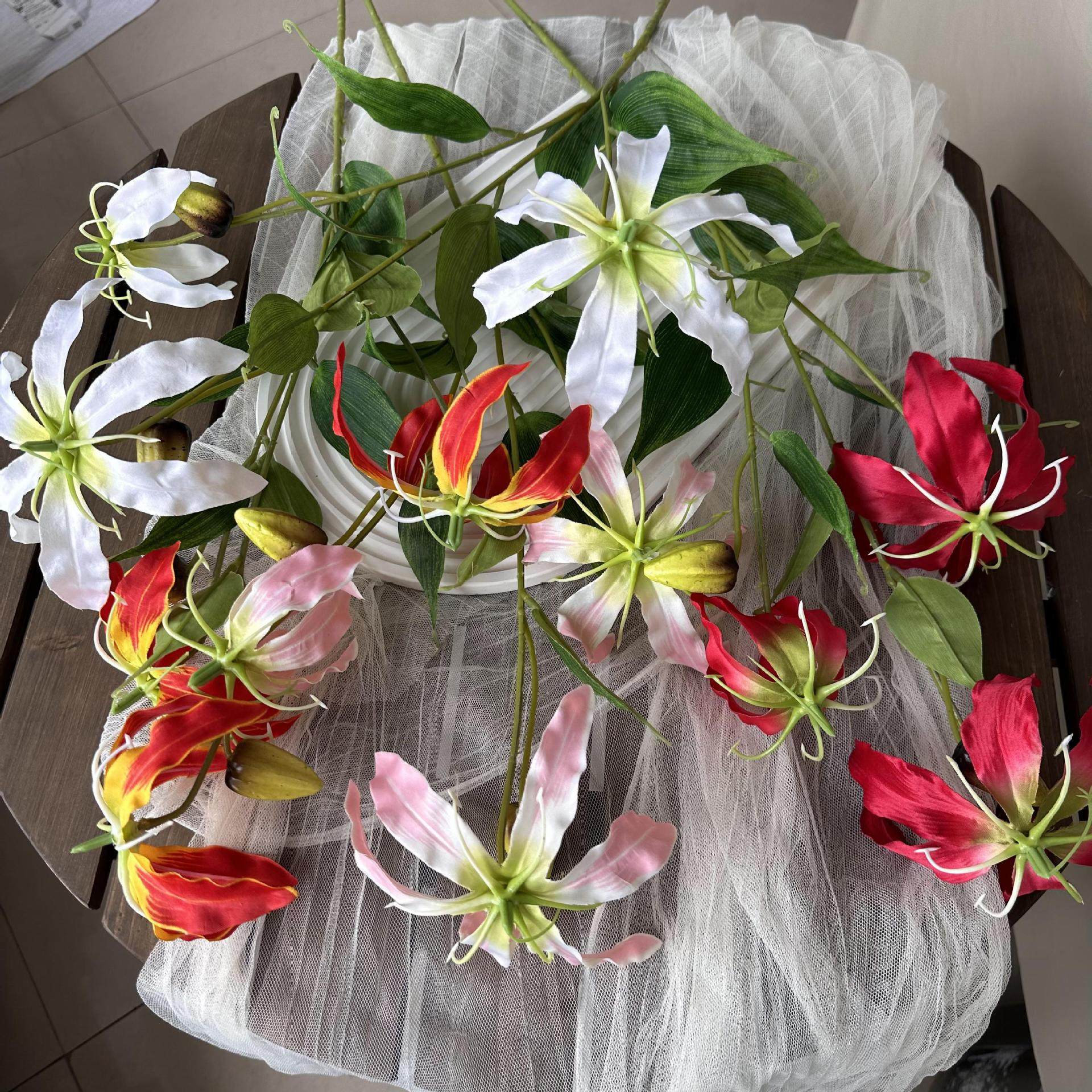 火焰百合家居客厅茶几摆设花婚庆酒店大堂拍摄假花盆栽仿真花3D