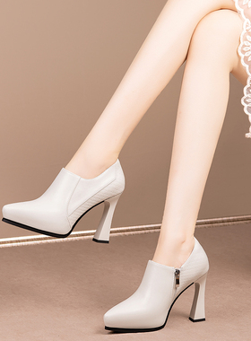 白色高跟鞋2025新款女真皮气质单鞋尖头防水台春秋配裙子压花拼接