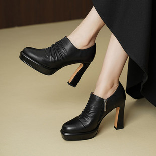 2026春秋季不累脚新款小皮鞋粗跟防水台配裙子单鞋女
