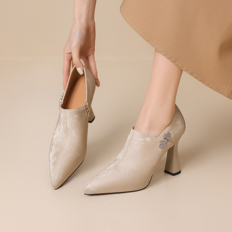 2025新款百搭春季粗跟单鞋法式气质旗袍高跟鞋走秀鞋子女