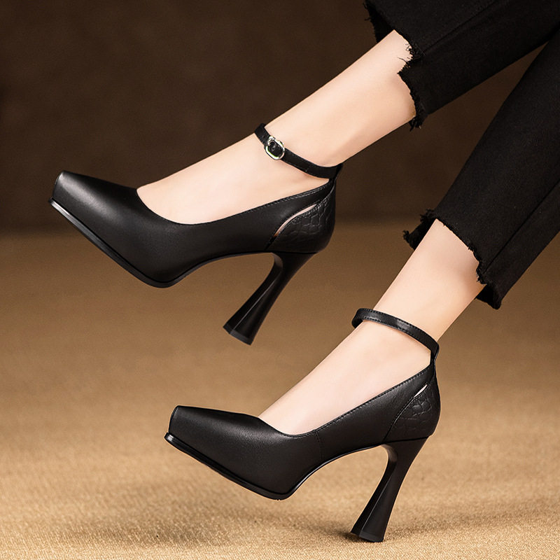 旗袍走秀一字扣带尖头防水台粗跟镂空高跟鞋黑色职业工作鞋女银色