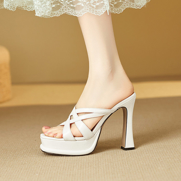 2026法式绝美小凉拖配裙子外穿时尚夏粗跟女鞋子高跟女士拖鞋