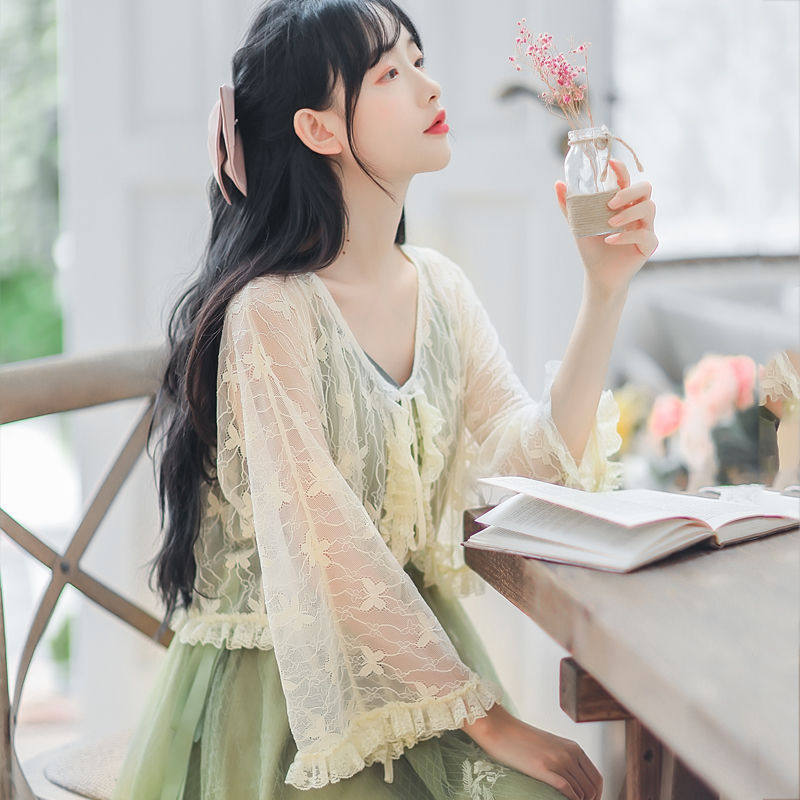 夏季配吊带裙子很仙的外搭短款小披肩超仙女蕾丝开衫网纱防晒上衣