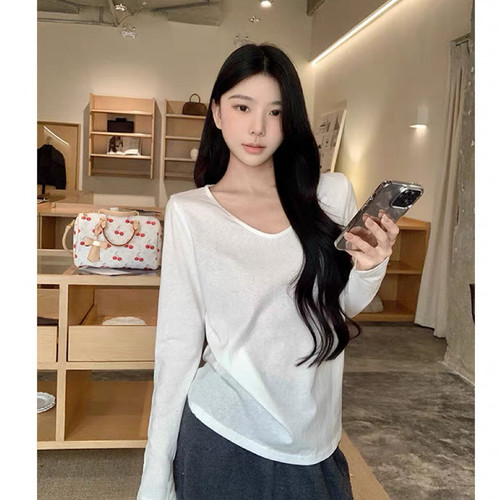 白色u领长袖t恤女秋冬内搭打底衫宽松慵懒风chic韩系好看上衣8678
