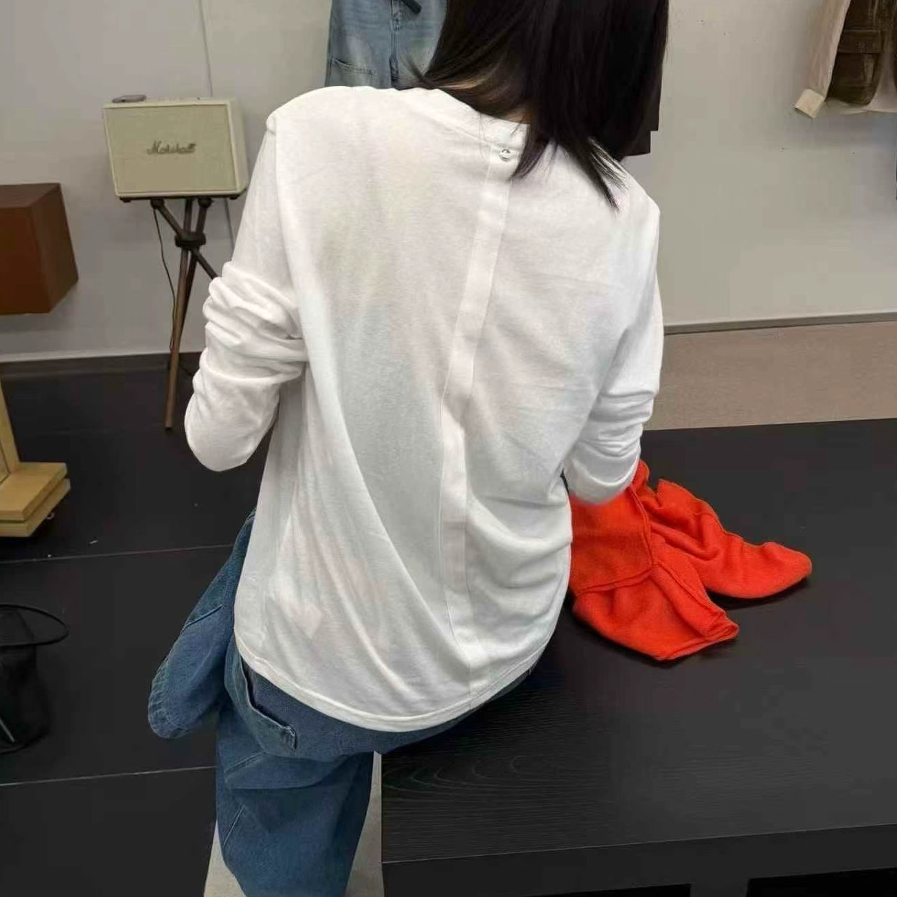 后领扣设计白色长袖T恤女棉T宽松圆领基础打底衫内搭上衣8779