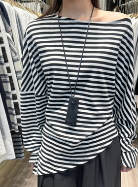 秋冬小众设计感不规则条纹露肩斜肩上衣收腰显瘦长袖T恤7858