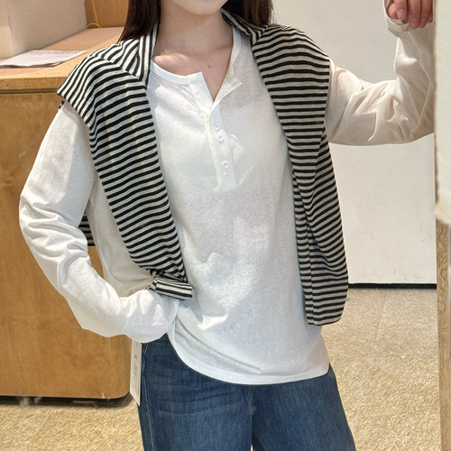 2026早春简约纽扣后背贴标长袖T恤女慵懒风棉上质衣打底衫8300