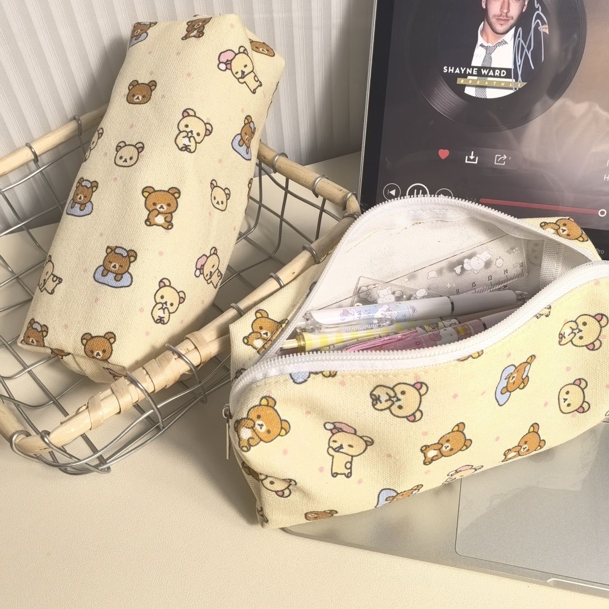 轻松熊笔袋大容量收纳袋文具