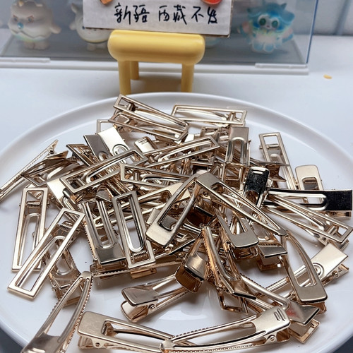 U135约6厘米金色鸭嘴夹半斤50-60个30包邮
