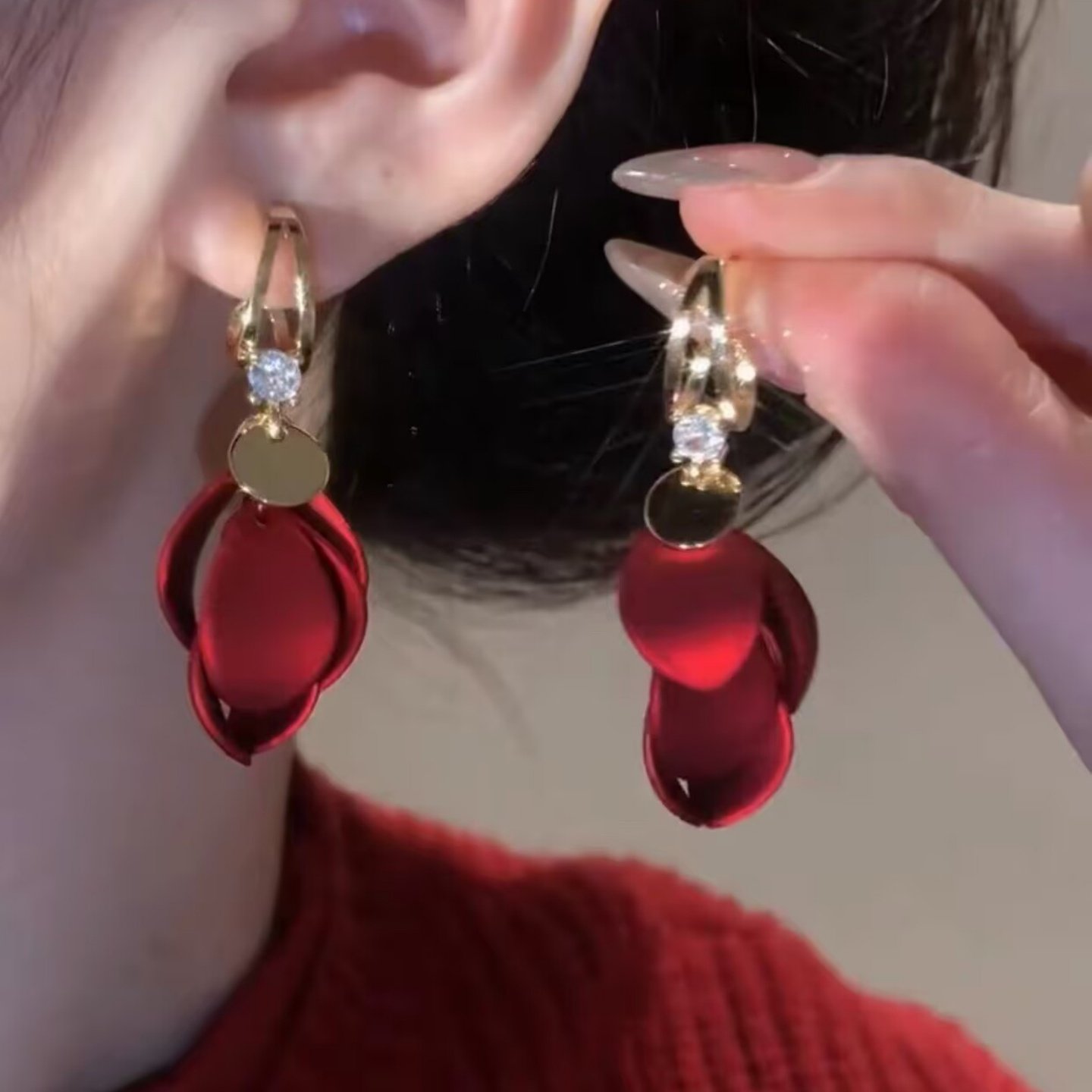 秋冬新款复古红色花瓣流苏耳环时尚高级感耳钉优雅气质显脸瘦耳饰,饰品/流行首饰/时尚饰品新,耳环,淘宝优惠券,粉丝福利购,淘宝优惠卷