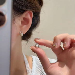 925银针珍珠锆石三角形耳钉女时尚高级感耳环轻奢气质养耳洞耳饰