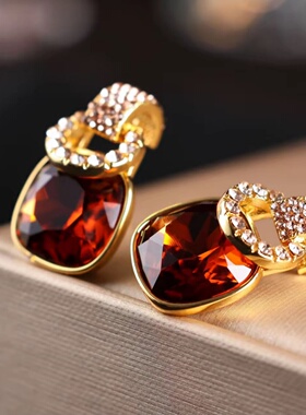 秋冬新款微镶锆石耳环时尚高级感耳钉轻奢优雅气质显脸瘦爆款耳饰