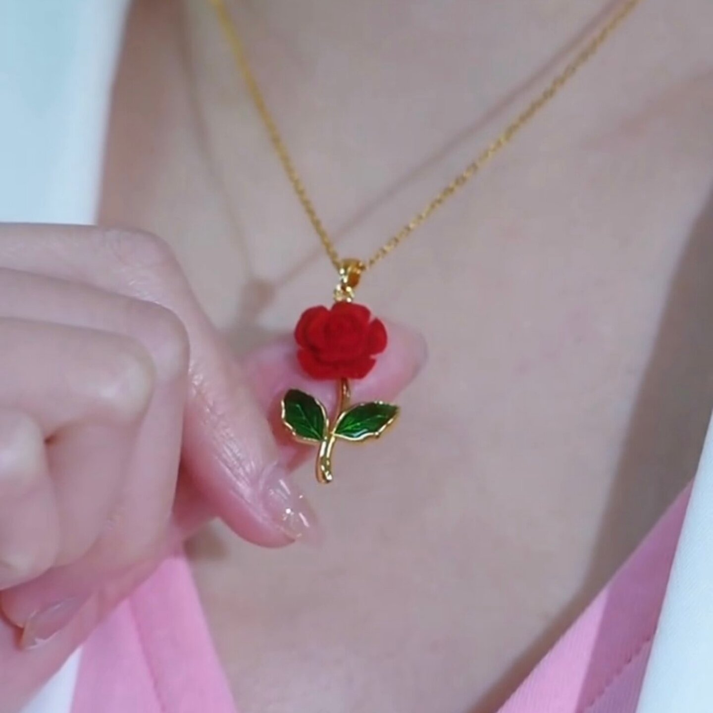 时尚高级感红色玫瑰花项链女