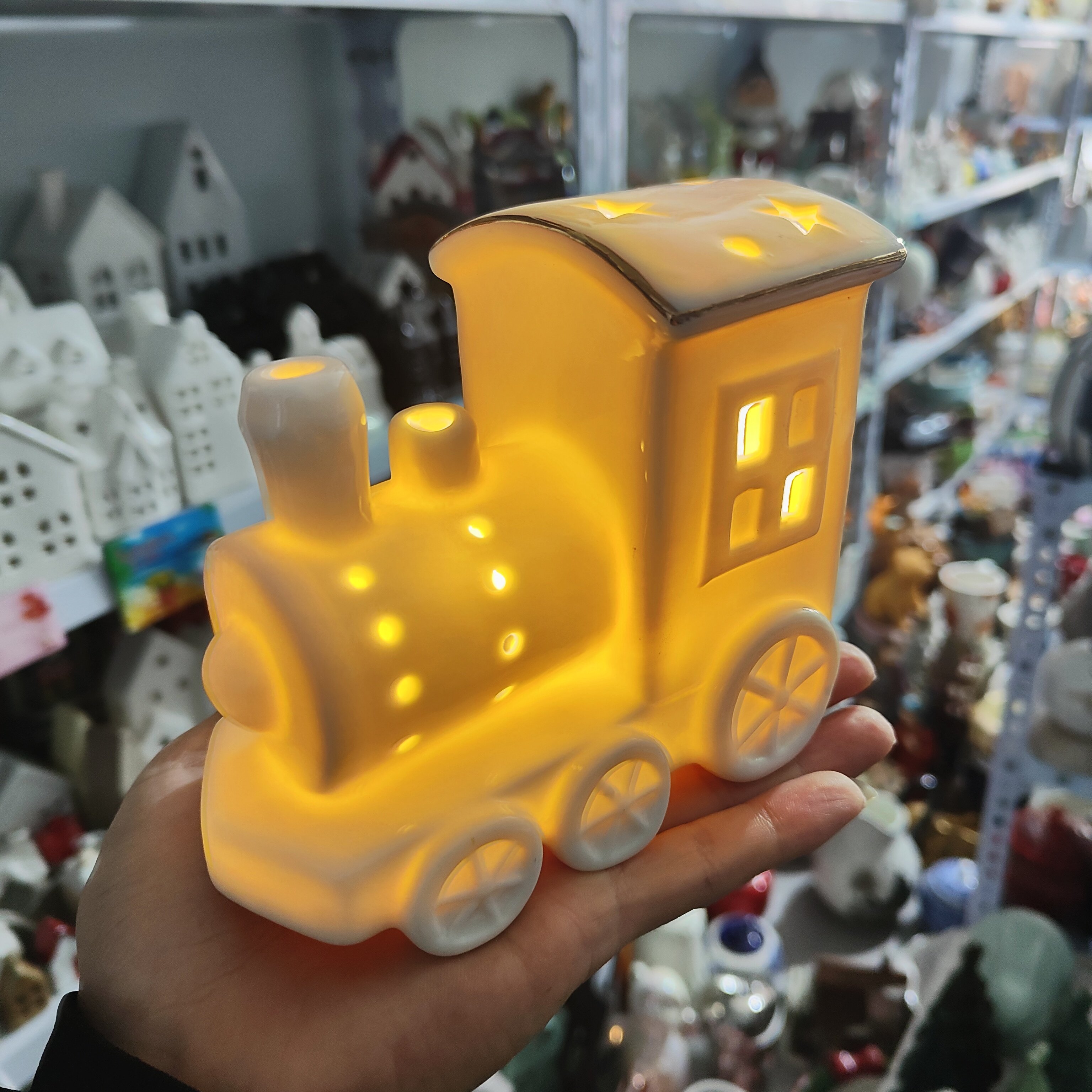 非偏远地区凑满19包邮部分瑕/高透火车头夜灯摆件磕缺补