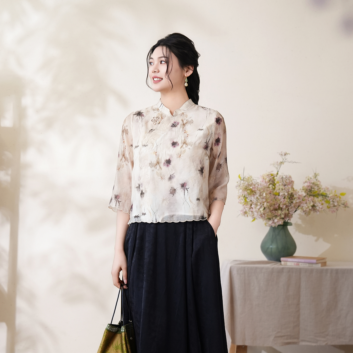 布符2025年夏季新款夏荷水墨晕染剪花刺绣旗袍上衣中式立领国风女
