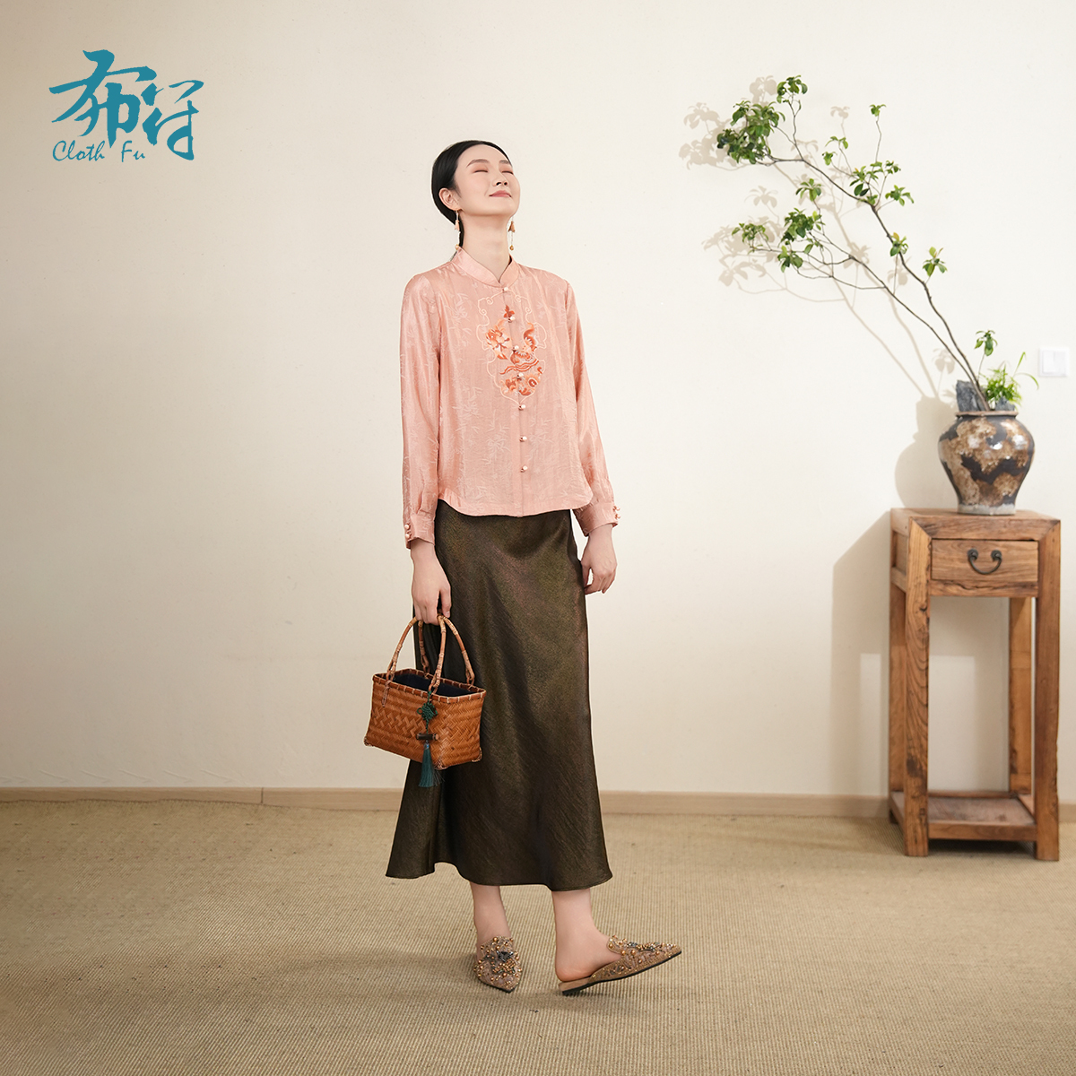 布符中式领香槟粉提花衬衫女2025秋季竹纹肌理牡丹刺绣珠扣女装