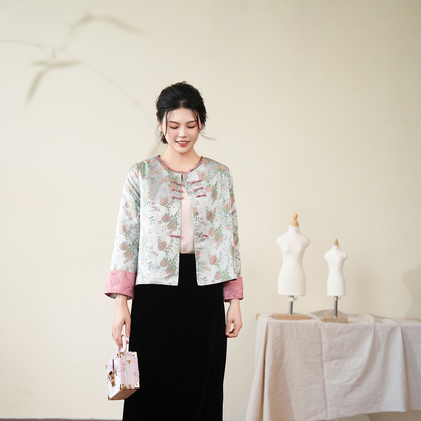 布符「帝王花竹节珠饰领外套」2025年早秋新品中式短款小香风女装