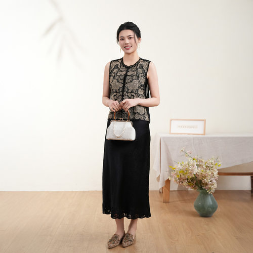 布符新中式满绣系带马甲夏季新品