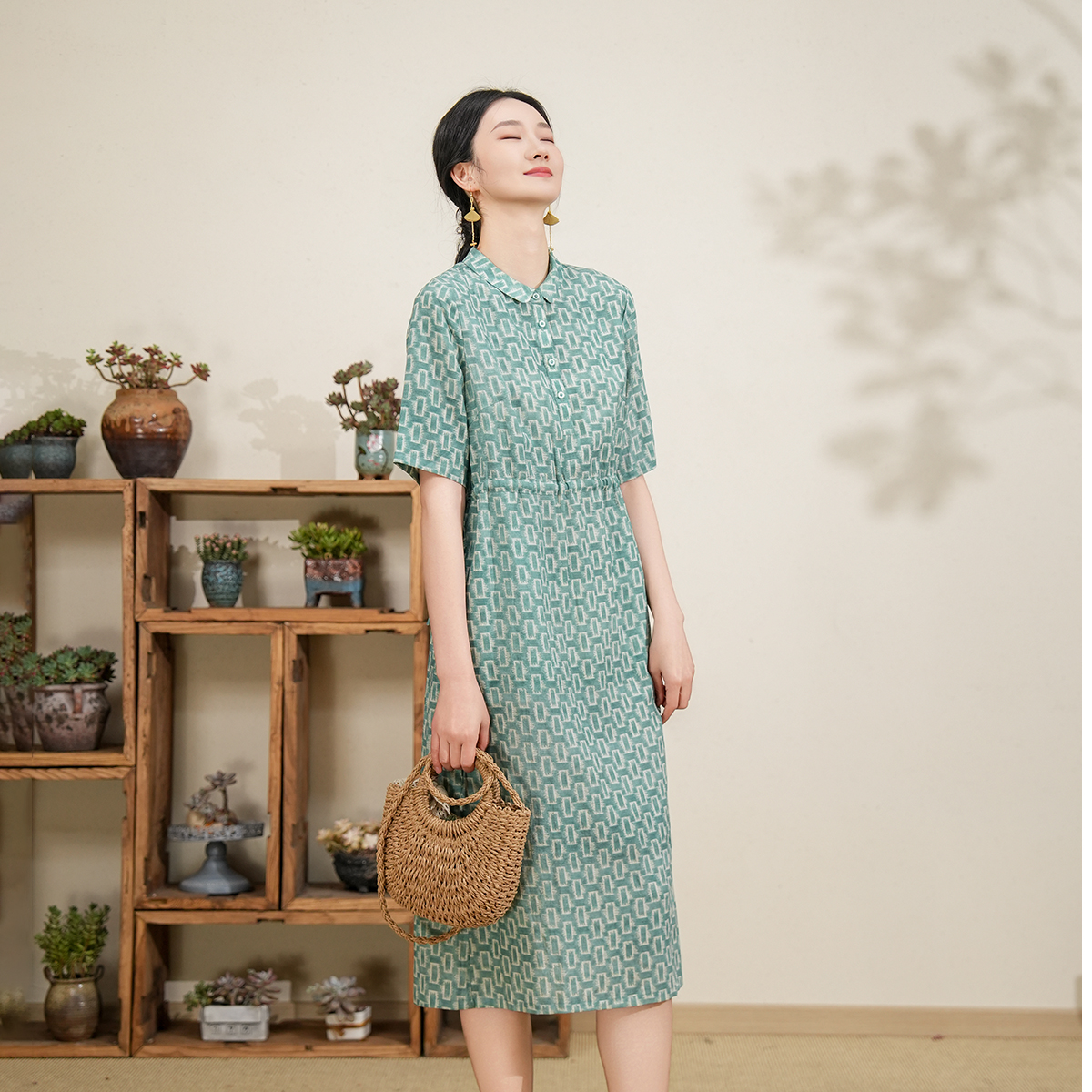 布符2025年夏季新款绿色几何连衣裙清新显瘦百搭通勤时尚气质女装