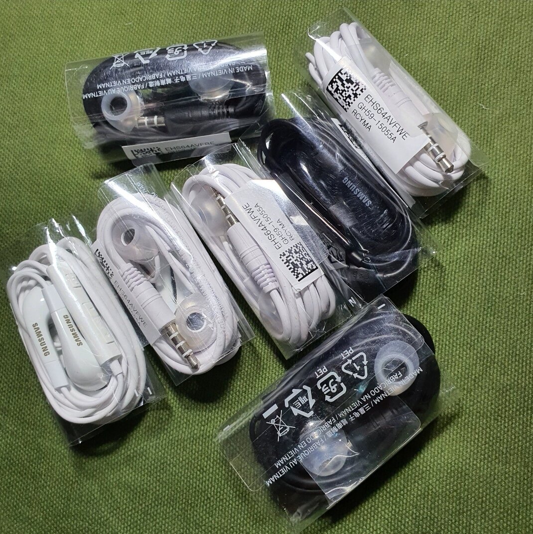 适用三星手机原装耳机3.5入耳式线控带麦黑色白色拆机正品包邮