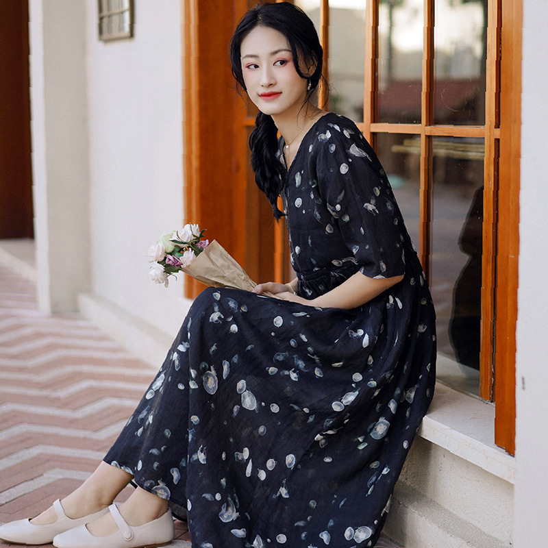 棉麻女装2025新款短袖苎麻碎花连衣裙夏季女收腰气质v领裙子批发