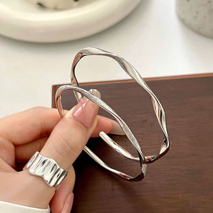 S999足银莫比乌斯环手镯情侣款ins小众设计开口素圈简约高级感潮