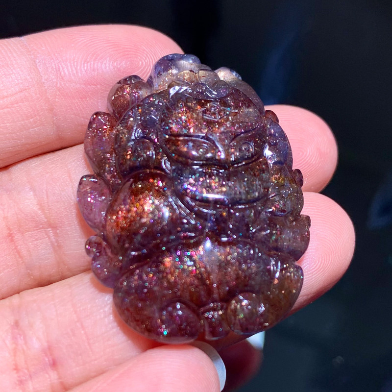 天然堇青石血滴草莓雕刻吊坠项链