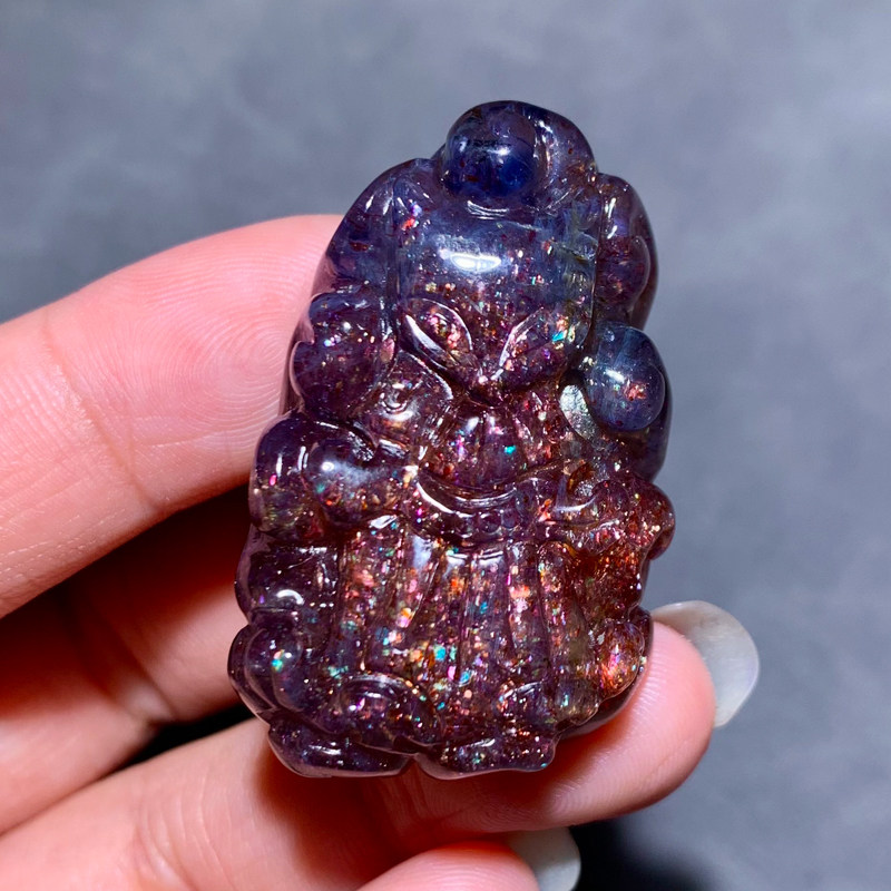 天然堇青石血滴草莓雕刻吊坠情侣
