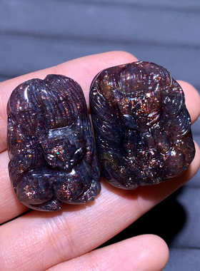 天然血滴堇青石九尾狐吊坠雕刻件