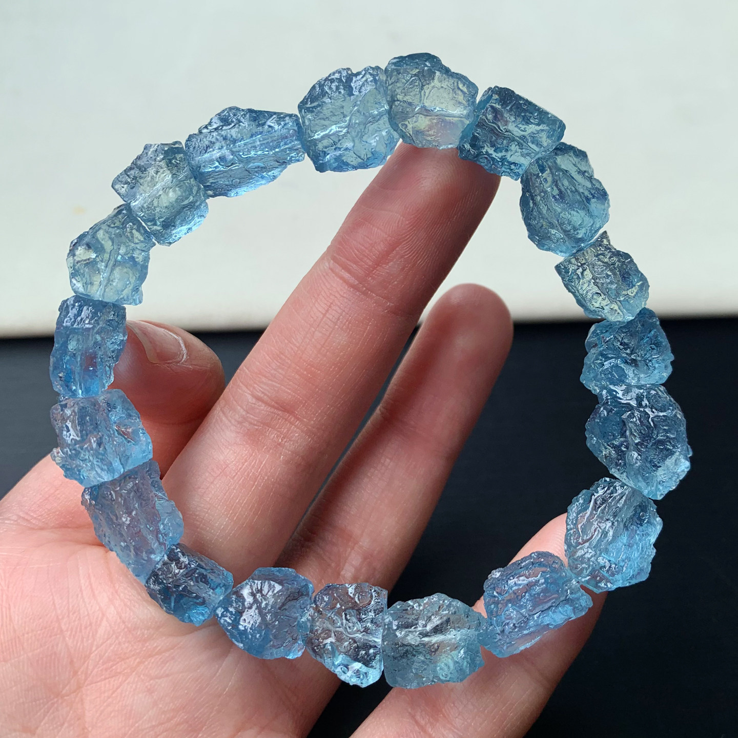 天然湛蓝色海蓝宝原石随形手串女