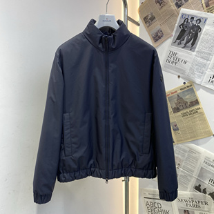 现货Moncler盟可睐Luserna男士 羽绒夹克J20911A00177 蓝色立领短款