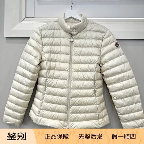 收腰羽绒服Moncler象牙白色立领