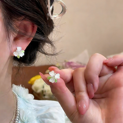 小众清新白绿花朵银针耳钉