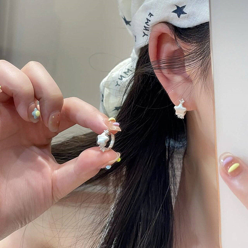 小众设计感简约锆石五角星耳扣女
