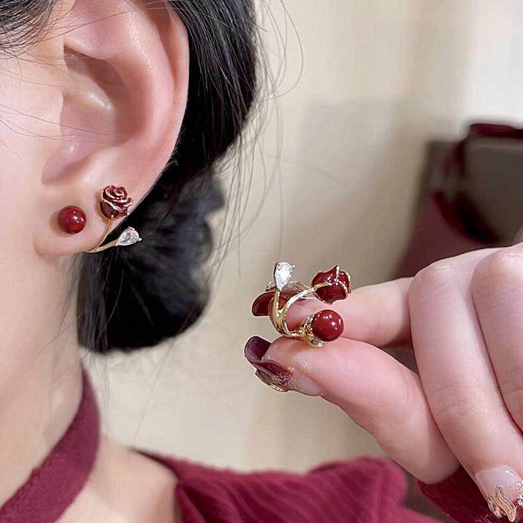 一款两戴安可拉红玫瑰花珍珠耳钉