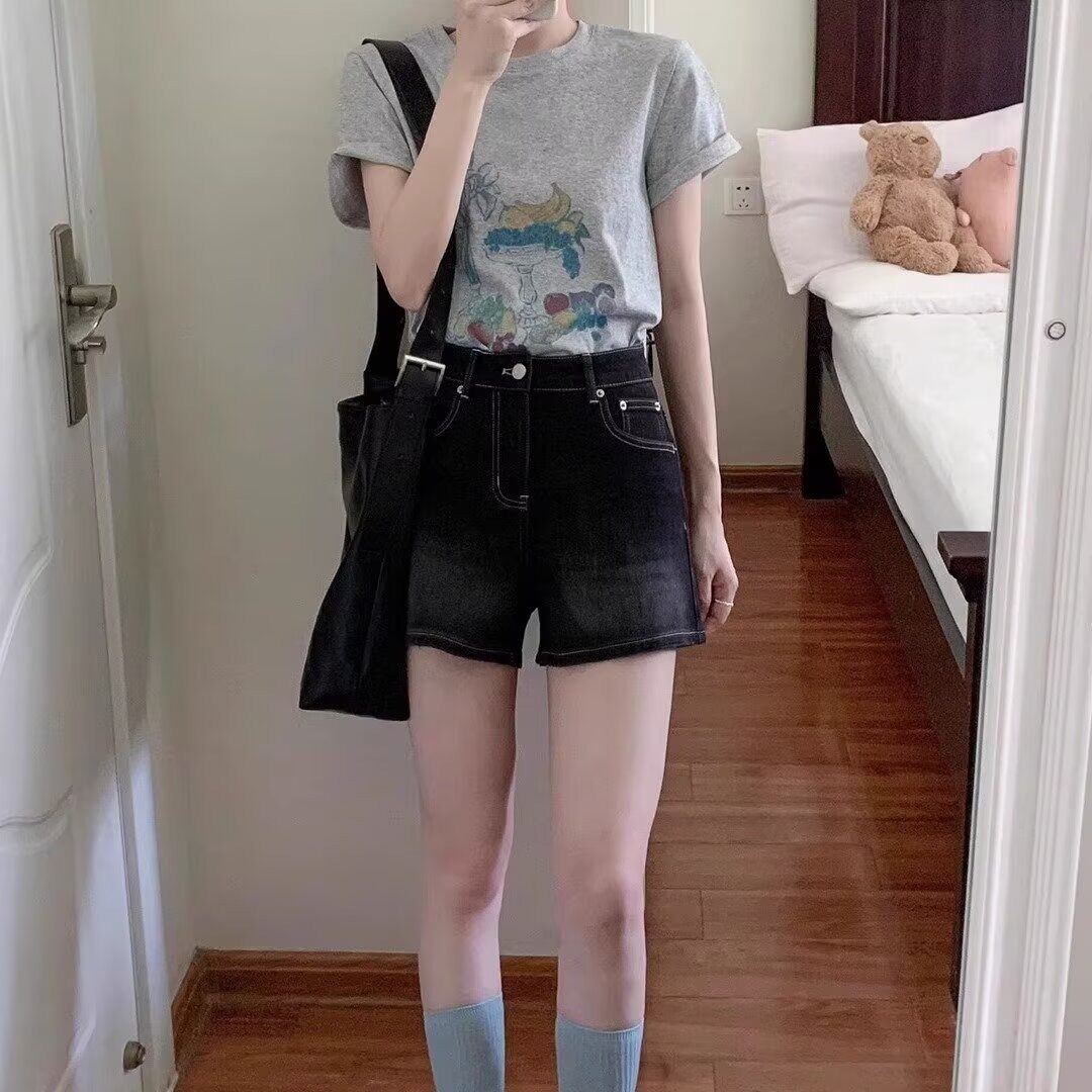 黑灰色弹力牛仔短裤女夏季新款大码胖mm高腰显瘦梨型身材a字热裤