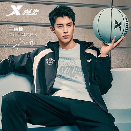 2025新款连帽防泼水登山运动外套