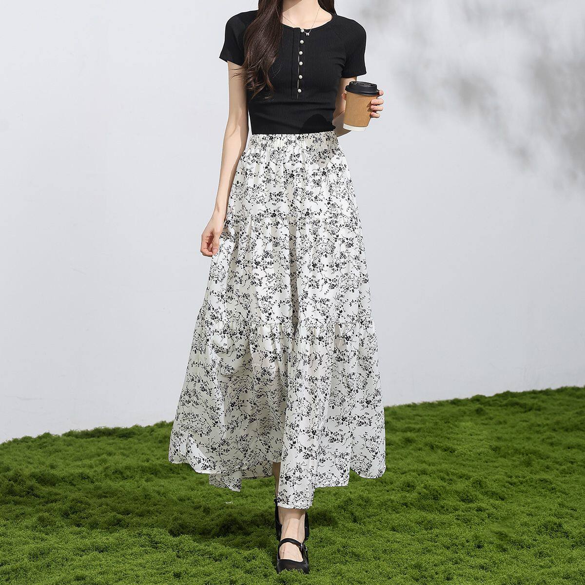 茵曼2026夏季新款松弛慵懒风半身裙女时尚水墨松紧腰a字半截碎花