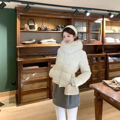 lulu系90白鸭绒修身显瘦羽绒服