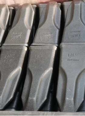 CAT320挖掘机锻打斗齿1U3352RC 1U3352RC 1U3352RE生产厂家6公斤