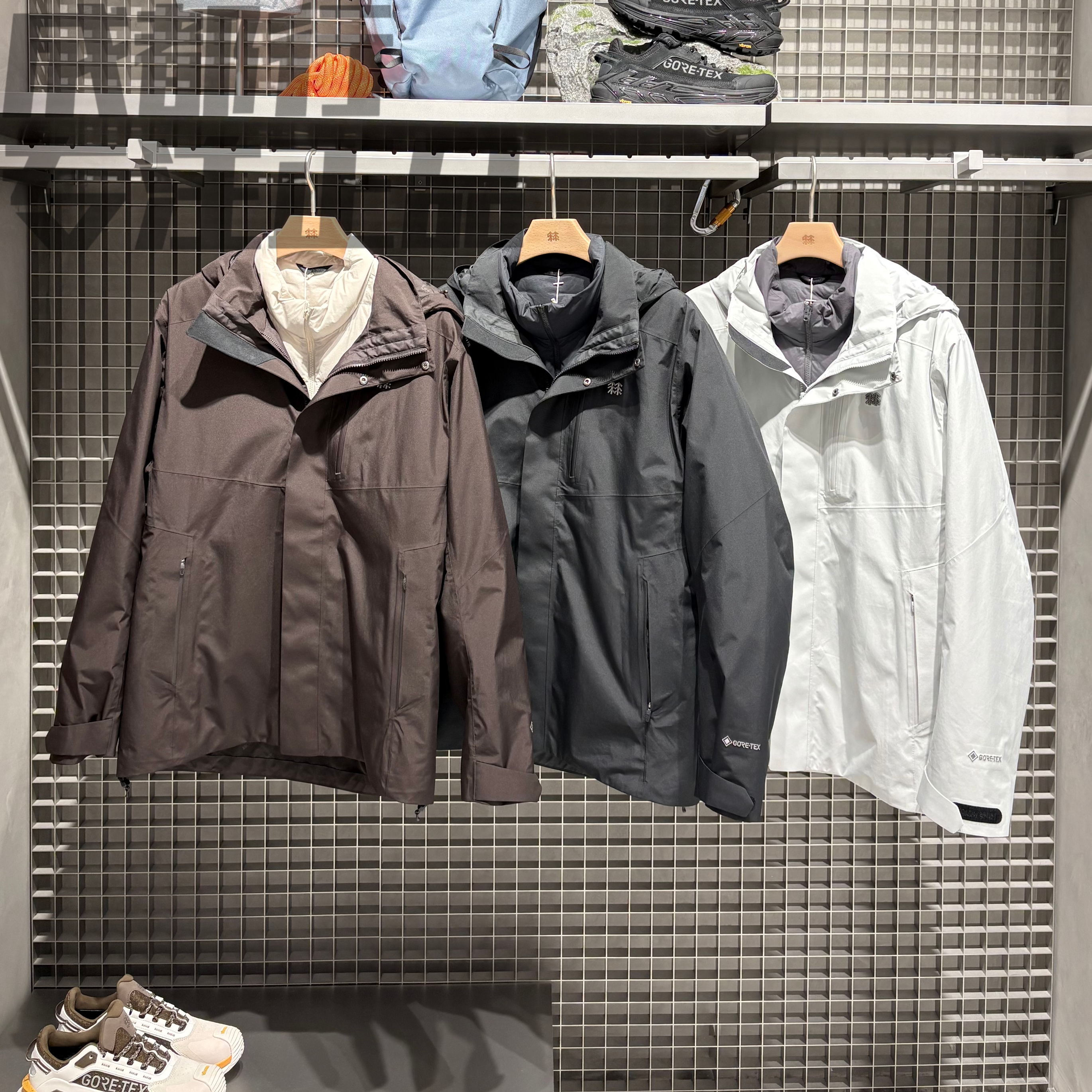 可隆KOLON SPORT男款防泼水防风GTX三合一夹克冲锋衣LHGJ5WN117